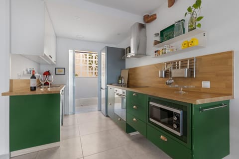 Kitchen or kitchenette, Living room