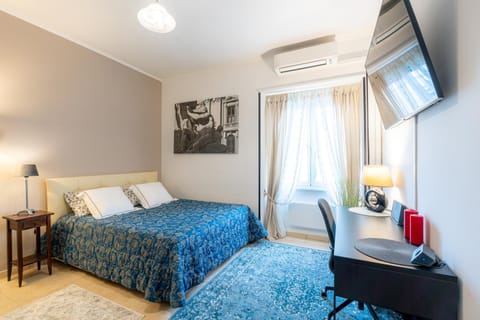 Bed, TV and multimedia, Bedroom, heating, locker, air conditioner, air conditioner