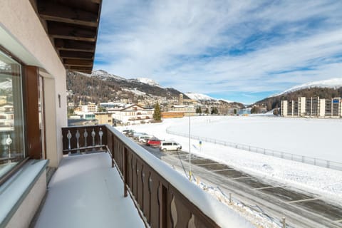 Property building, Day, Natural landscape, Winter, View (from property/room), Balcony/Terrace, Mountain view