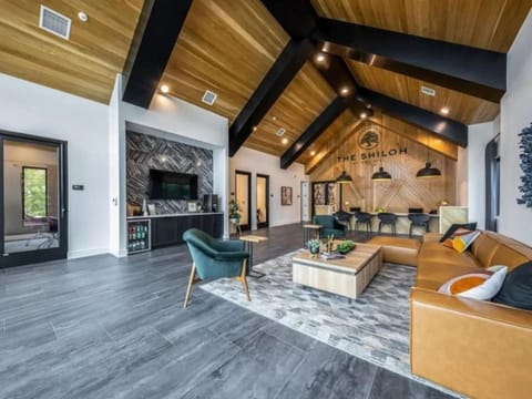 Luxurious New Unit 1Bd1Ba Pool, Golf Sim Apartment in Austin