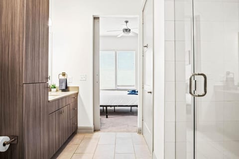 Luxurious New Unit 1Bd1Ba Pool, Golf Sim Apartment in Austin