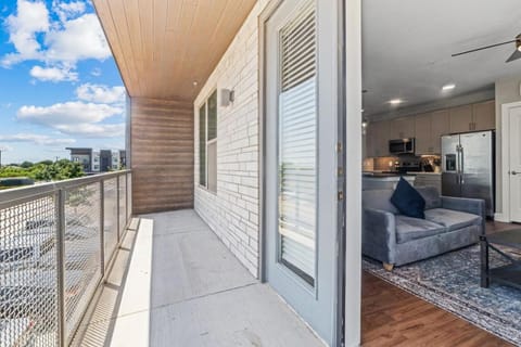 Fascinating 2BD 2BA w Beautiful Pool in Fort Worth Apartment in Fort Worth