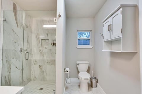 Central Austin 6 Bedroom Gem House in Austin