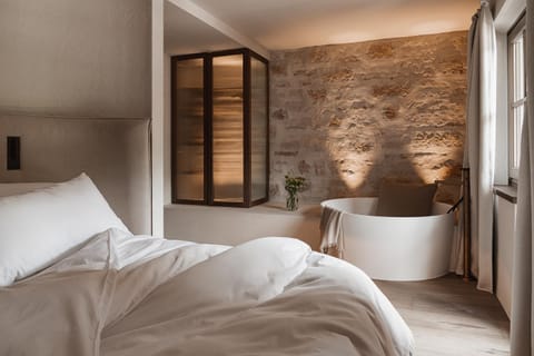 Bed, Photo of the whole room, Bath