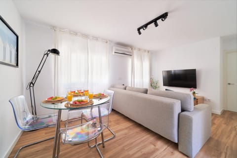 TV and multimedia, Living room, Dining area