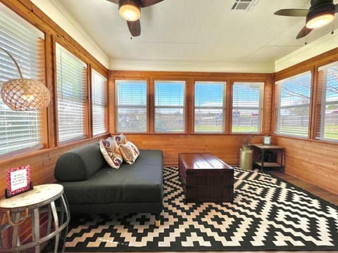 Pecan Place Rustic Charm Temple Texas House in Rio Grande