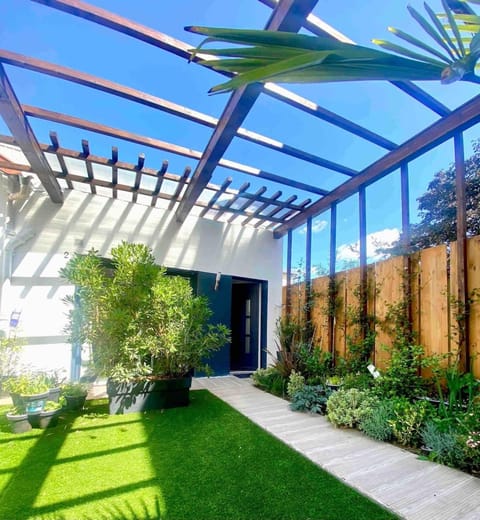 Property building, Spring, Day