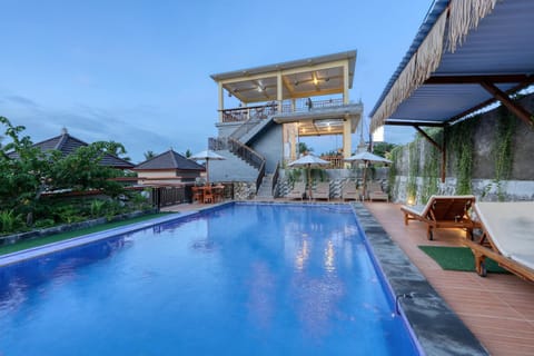 Pool view, Swimming pool, sunbed