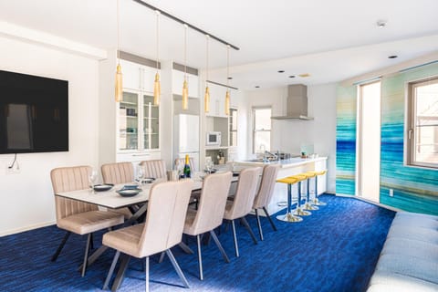 TV and multimedia, Kitchen or kitchenette, Living room, Dining area