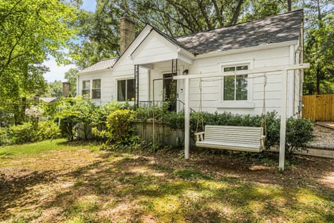 Hapeville Hideaway - Relaxing yard, airport nearby House in Hapeville