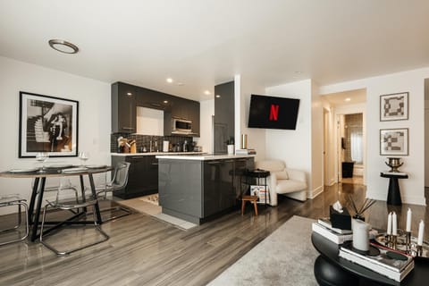 Holloway Residence Apartment in West Hollywood