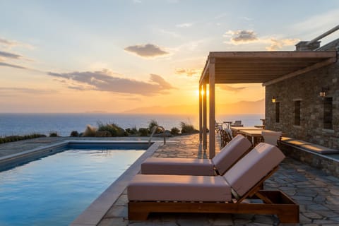 Natural landscape, View (from property/room), Balcony/Terrace, Pool view, Sea view, Swimming pool, Sunset, sunbed