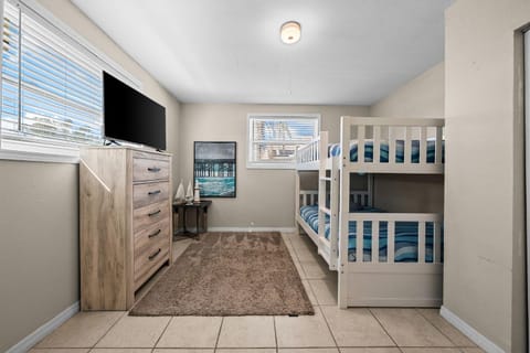 Private 5BR Oasis with Pool Near Clearwater Beach House in Tampa Bay