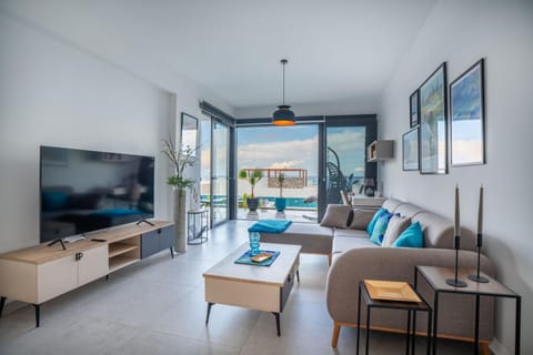 Communal lounge/ TV room, TV and multimedia, Living room