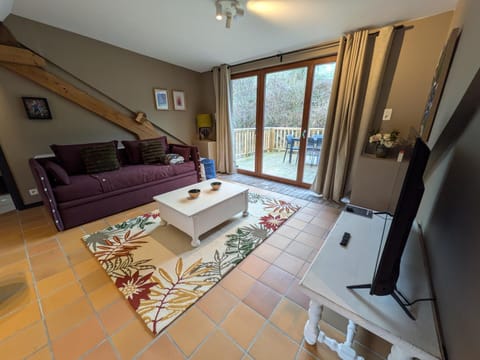 Communal lounge/ TV room, Living room, Seating area