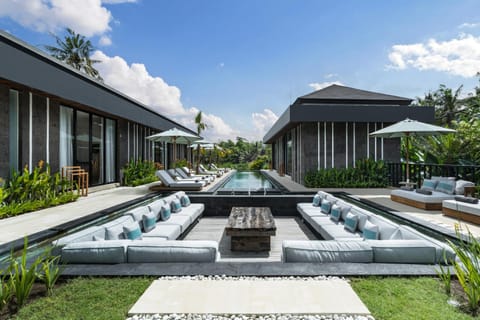Property building, Seating area, Pool view, Swimming pool, sunbed