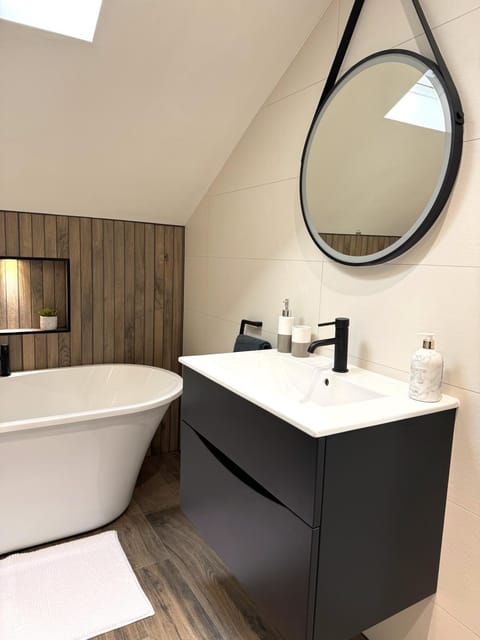 Field Apartment Apartment in Douglas