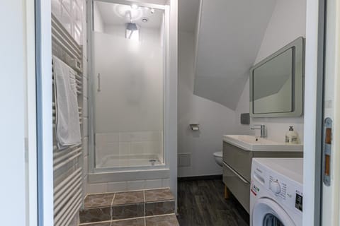 Shower, Bathroom, washing machine