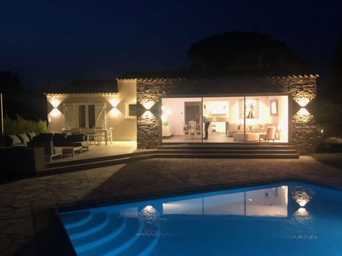 Mas du Golfe - Villa climatisée avec piscine privée pour 10 personnes Villa in Grimaud