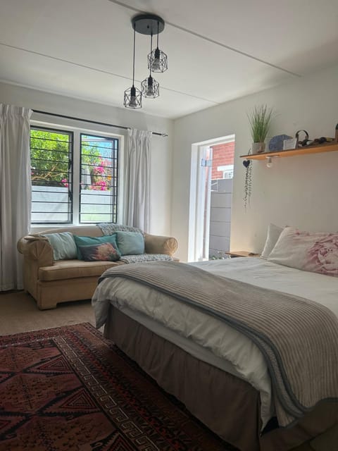Serene Studio Apartment in Cape Town