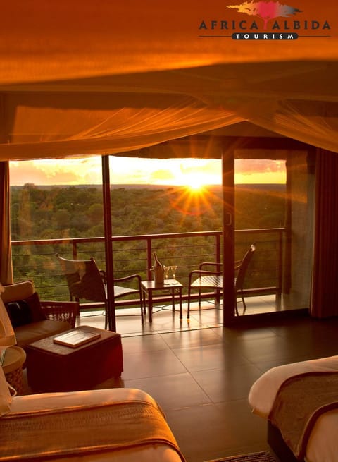 Balcony/Terrace, Bedroom, Lake view