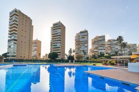 Property building, Day, Swimming pool