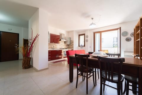 Kitchen or kitchenette, Seating area, Dining area, stove