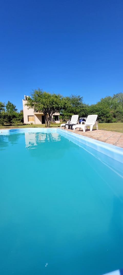 Nearby landmark, Day, Pool view, Swimming pool, sunbed