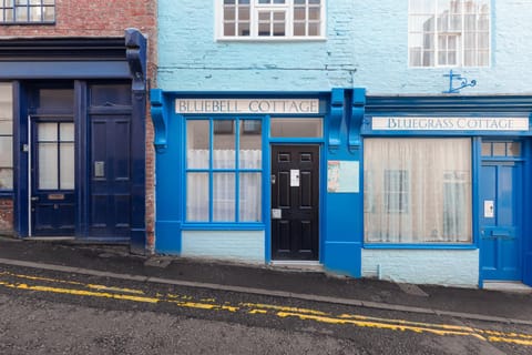 Property building, Facade/entrance, Day