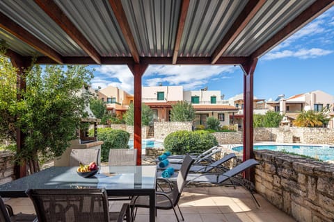 Balcony/Terrace, Pool view