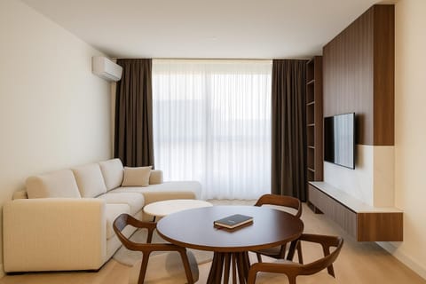 Living room, Seating area, Dining area, air conditioner