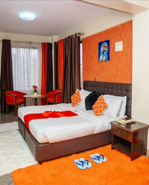 Bed, Living room, Photo of the whole room, Seating area, Bedroom