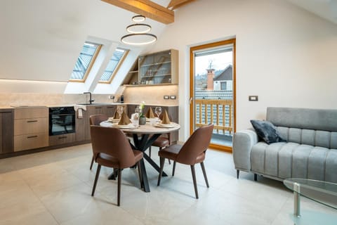 Kitchen or kitchenette, Living room, Seating area, Dining area