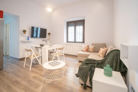 TV and multimedia, Living room, Dining area