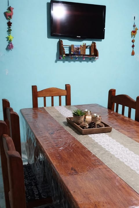 Communal lounge/ TV room, TV and multimedia, Dining area