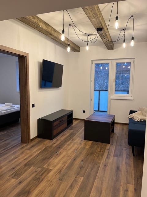 TV and multimedia, Living room, Seating area, Evening entertainment