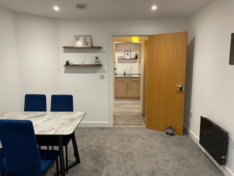 Modern Newly Refurbished 2 Bed Apartment 9 Livingstone Mews Apartment in Bristol