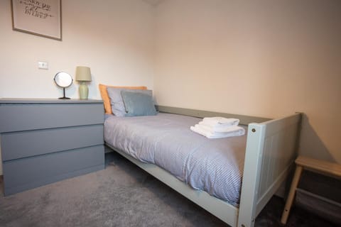 Bed, Bedroom, towels, wardrobe