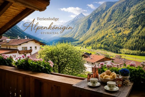 View (from property/room), Balcony/Terrace, Mountain view