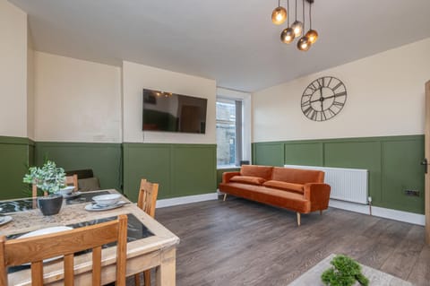 TV and multimedia, Living room, Dining area