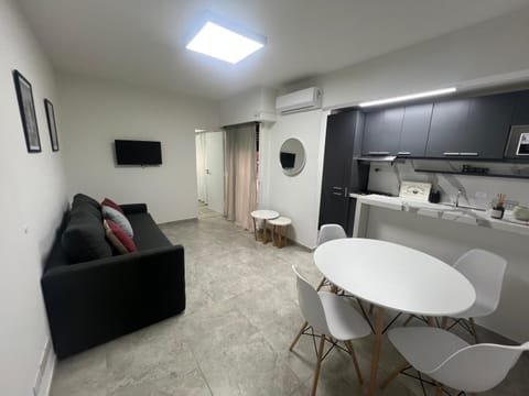 TV and multimedia, Seating area, Dining area