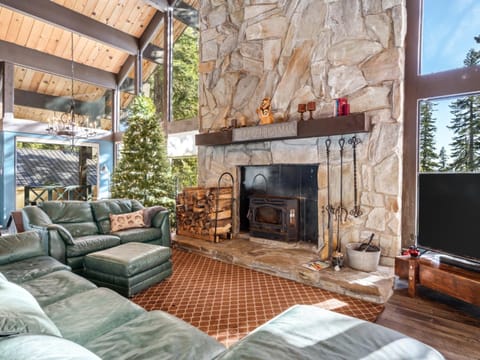 Awesome Home Above the Lake - Dogs Welcome VH315 House in Bear Valley