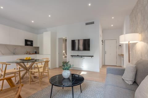 TV and multimedia, Kitchen or kitchenette, Living room