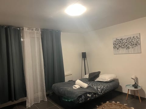 Studio Hanoï charpenne Apartment in Villeurbanne