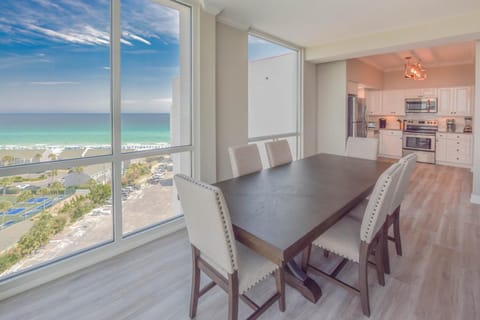 Shoreline Towers #3121 Apartment in Destin