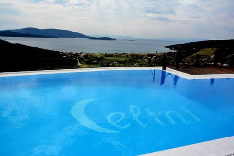 Pool view, Sea view