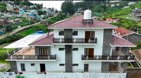 Property building, Day, Neighbourhood, City view
