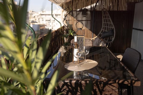 Day, Balcony/Terrace, Seating area, Dining area