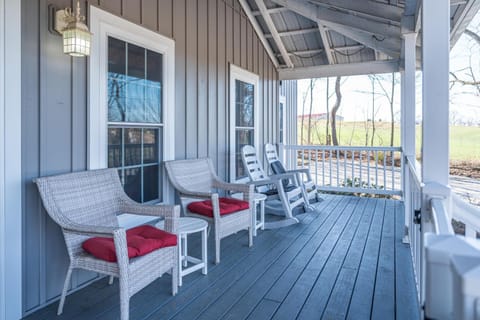 Robin Crest with Hot Tub House in Dundee
