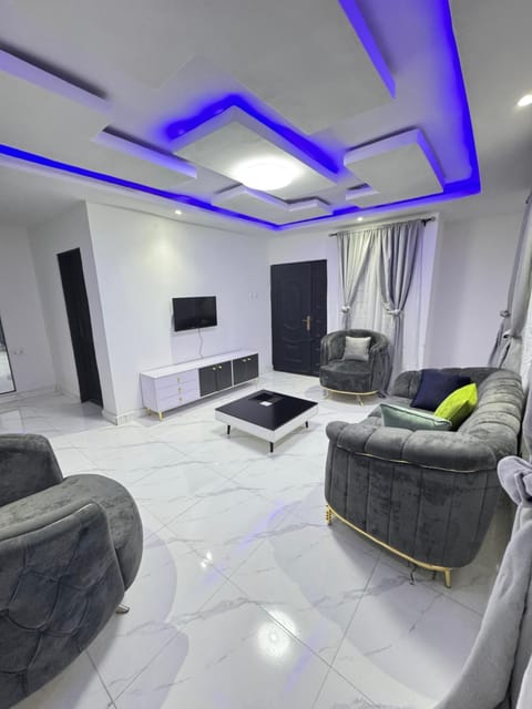 Communal lounge/ TV room, TV and multimedia, Living room, Seating area, Evening entertainment